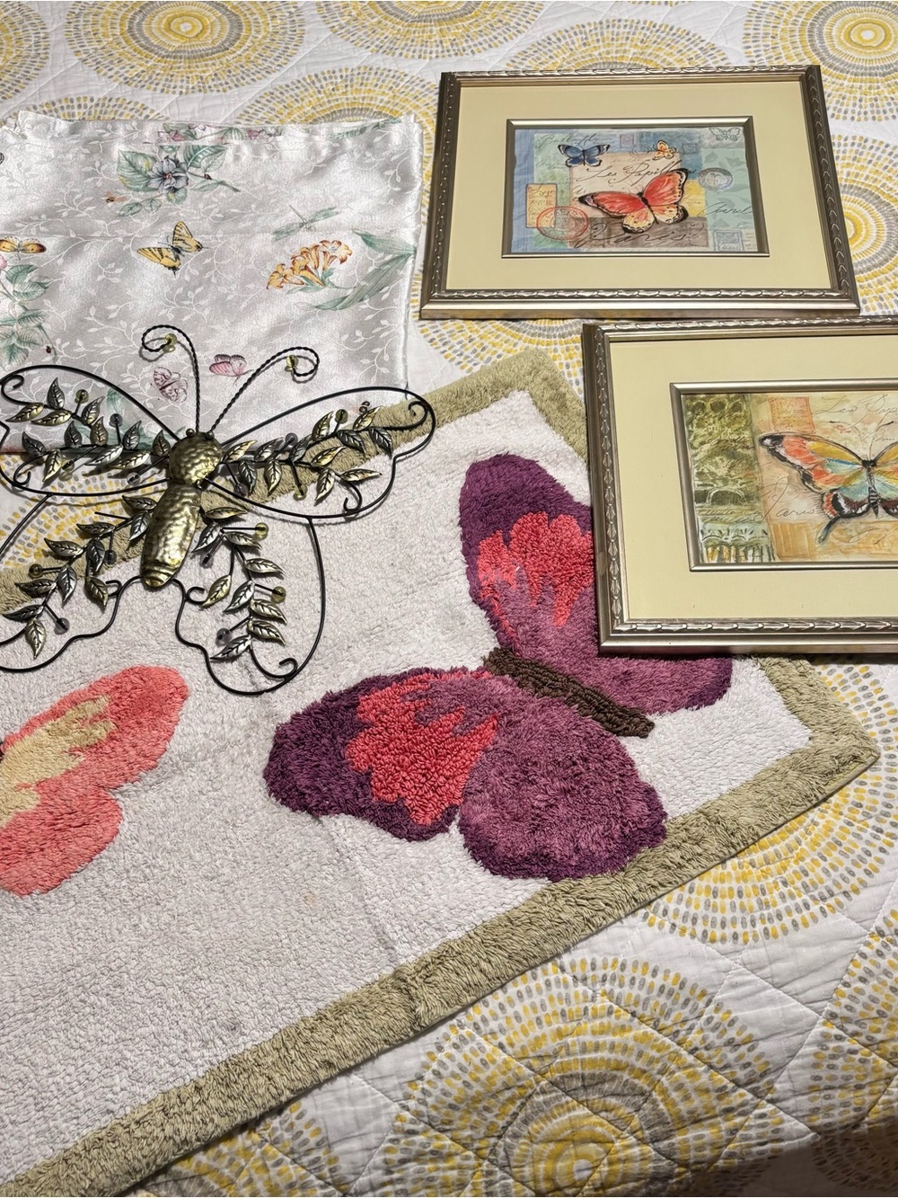 Butterfly Accent Bath accessories - lot for 60.00 used or sold seperatly